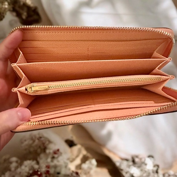 *SOLD* Coach Long Zip Around Wallet in Faded Blush/Gold (NWOT) - Picture 6 of 6